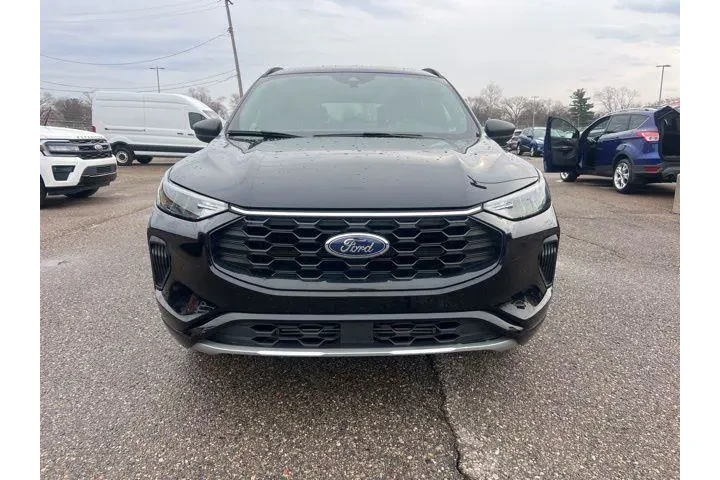 $24732 : Ford Escape 2024 AWD ST-Line image 2