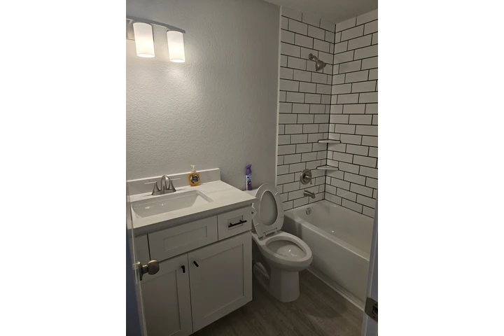$800 : Cuarto mas baño image 1