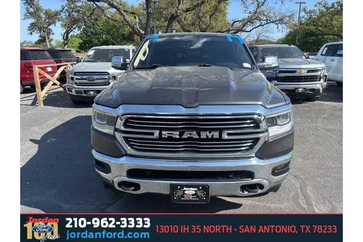 $30988 : Ram 1500 2021 4x4 Laramie 4d image 2