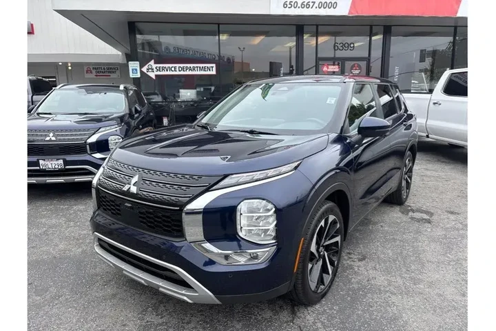 $26688 : Mitsubishi Outlander 2024 SE image 3