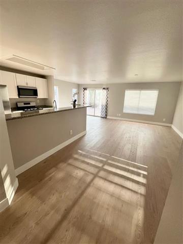 $1300 : North Las Vegas image 5