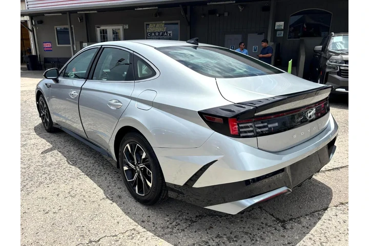 2025 Sonata SEL image 5