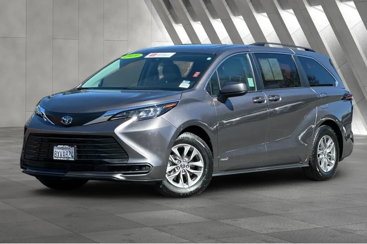 $36900 : Toyota Sienna 2021 AWD LE 8- image 2