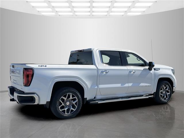 $52995 : Pre-Owned 2022 Sierra 1500 SLT image 5