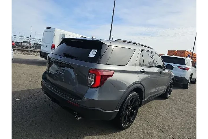 $27999 : Ford Explorer 2023 ST-Line 4 image 4
