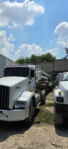 Servicio de agua en pipas image 9