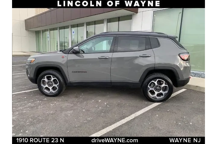 $18998 : Jeep Compass 2022 4x4 Trailh image 2