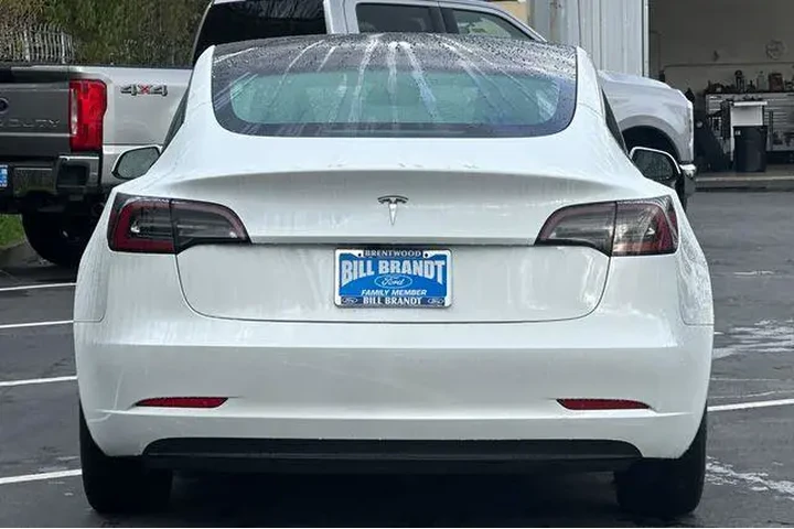 $23715 : Tesla Model 3 2023 4dr Sedan image 8