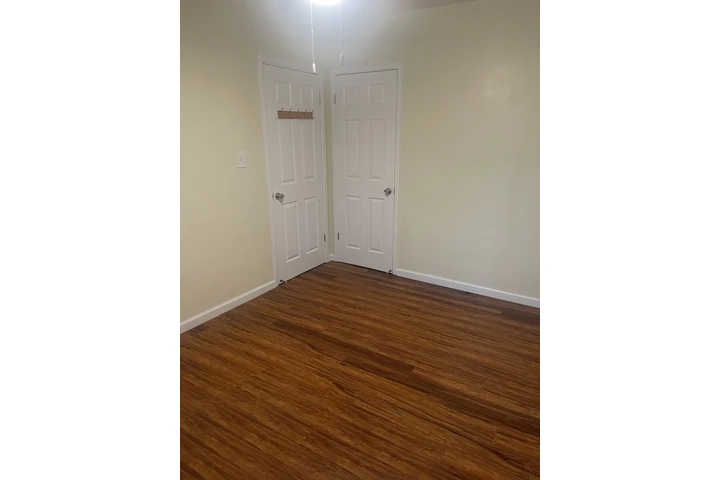 $900 : Se Renta Cuarto image 6