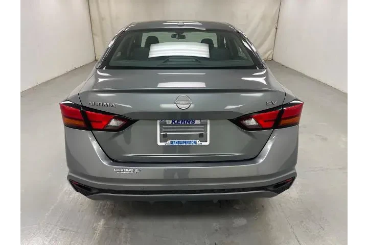 $17781 : Nissan Altima 2023 2.5 SV 4d image 4