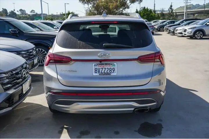 $18495 : Hyundai SANTA FE 2021 SEL 4d image 8