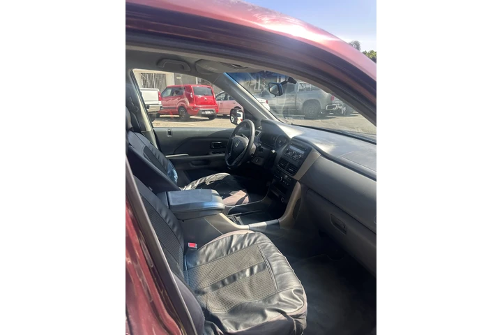 $4500 : Honda Pilot image 1