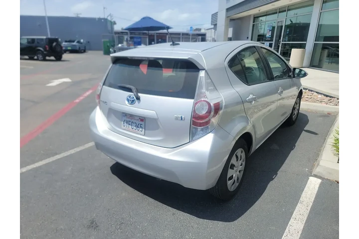$13977 : Toyota Prius c 2014 One 4dr image 3