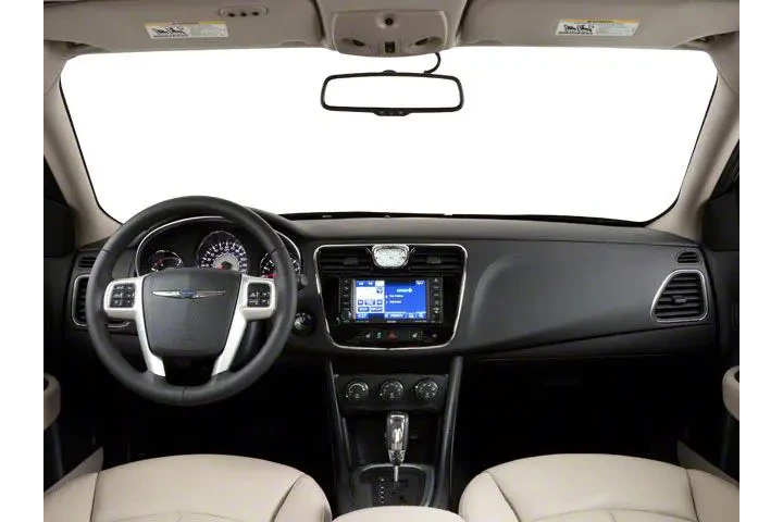 $3891 : Chrysler 200 2013 Touring 4d image 7