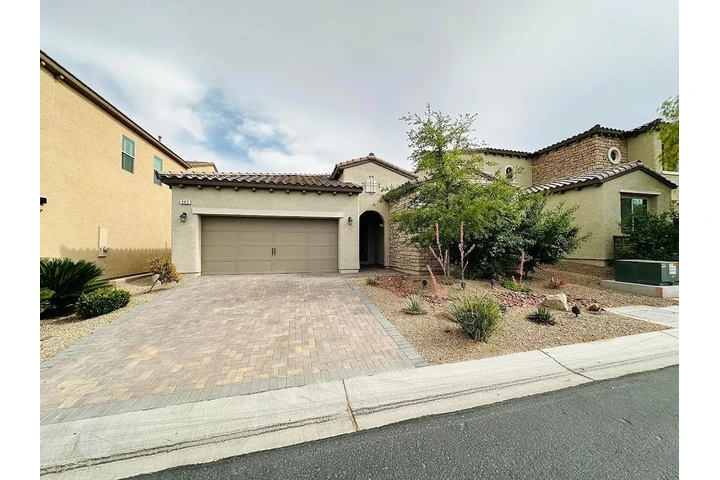 $1400 : Hogar perfecto en Las Vegas image 2