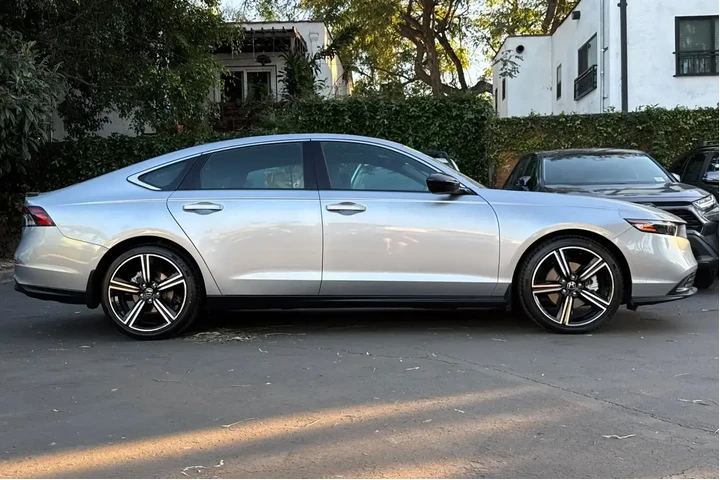 $25299 : Honda Accord Hybrid 2024 Spo image 3