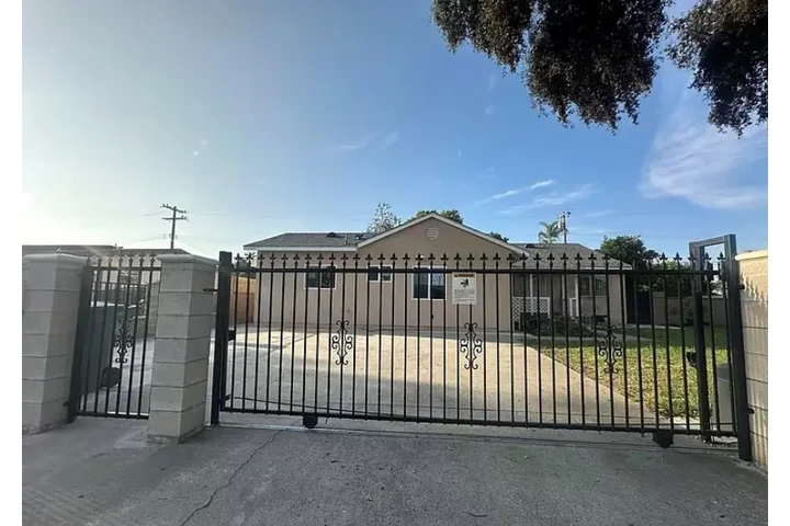 $1300 : Hermosa casa🏠en West Covin 🏠 image 1