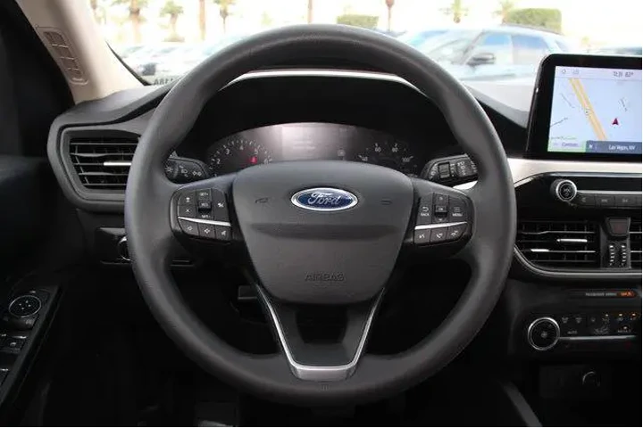 $17844 : Ford Escape 2020 SE 4dr SUV image 2
