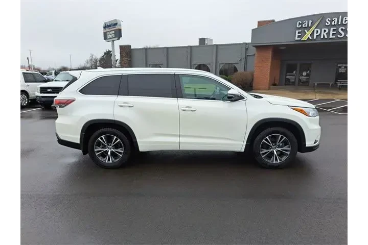 $16483 : Toyota Highlander 2016 AWD X image 6