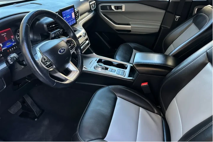 $27200 : Ford Explorer 2022 XLT 4dr S image 9