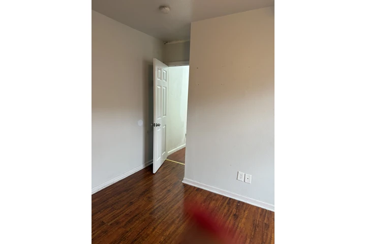 $800 : Cuarto image 5