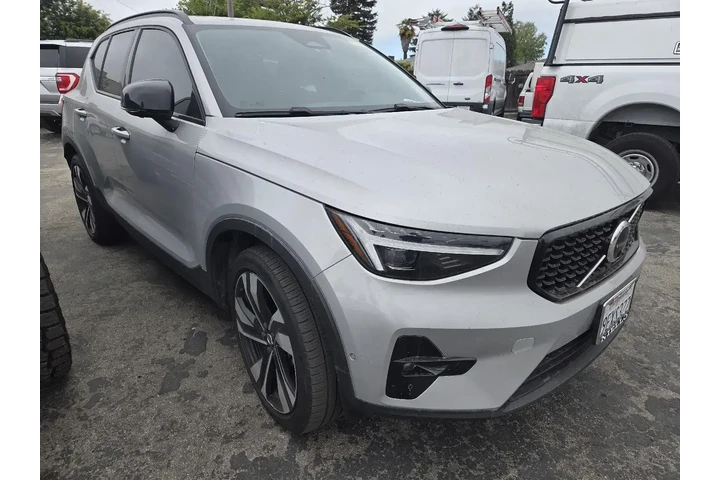 $26925 : Volvo XC40 2023 AWD B5 Ultim image 7
