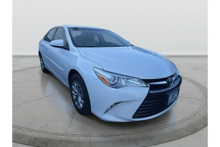 $18298 : Toyota Camry 2017 LE 4dr Sed image 1