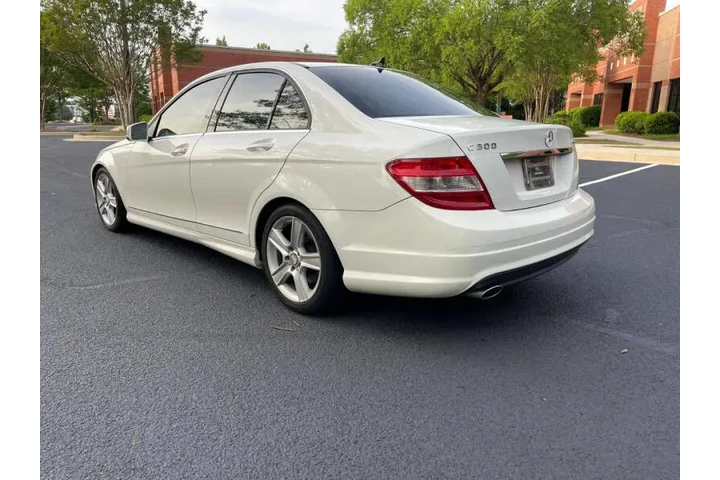 $6000 : 2010 Mercedes-Benz C-Class image 10