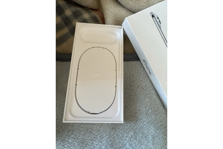 $600 : Apple iPhone 17 Air 256GB 12GB image 3