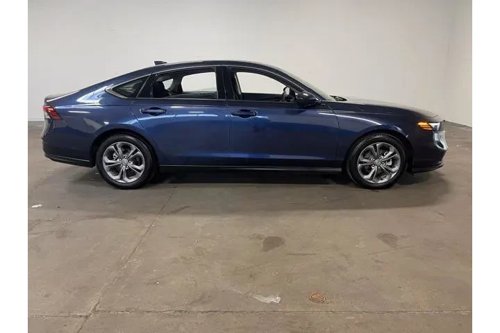 $25745 : Honda Accord 2024 EX 4dr Sed image 2