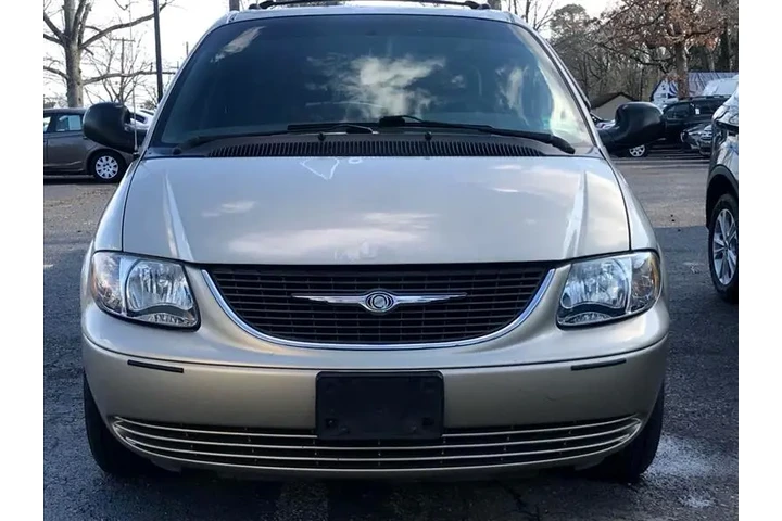 $5225 : 2004 Town & Country image 4