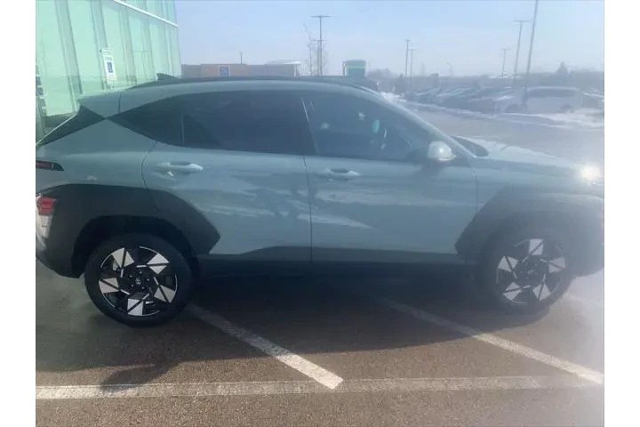 $22988 : Hyundai KONA 2025 AWD SEL 4d image 6