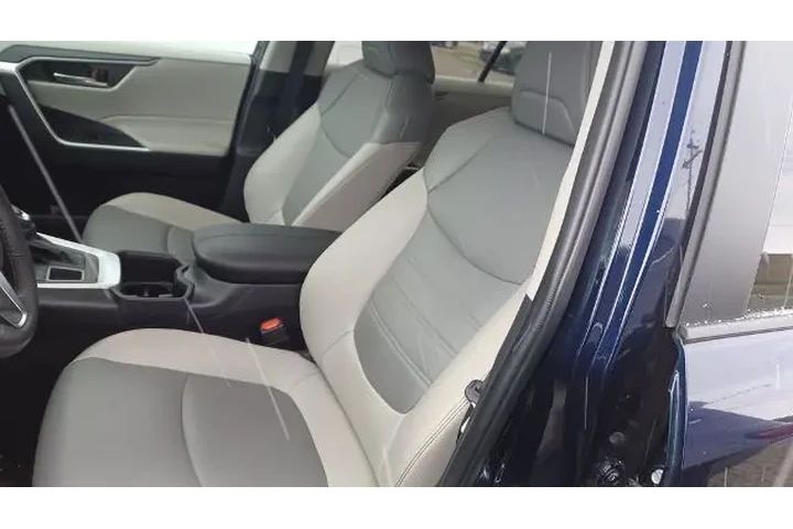 $34424 : Toyota RAV4 2024 AWD XLE Pre image 5