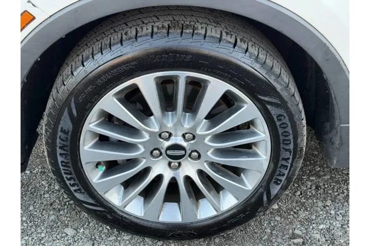 $11990 : 2017 MKC Reserve image 9