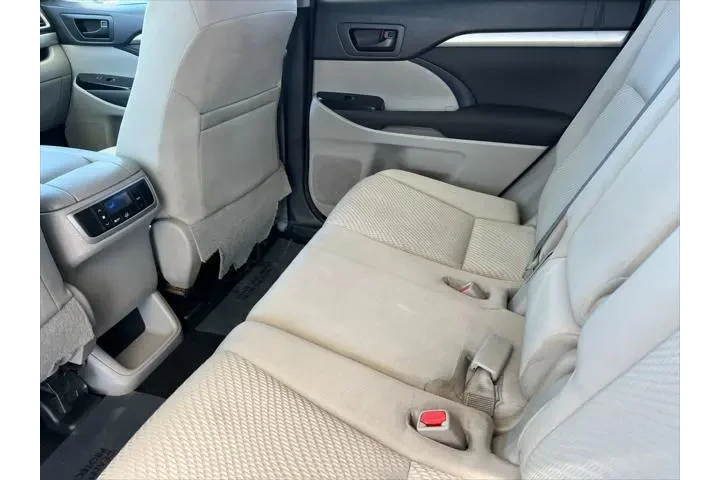 $15999 : Toyota Highlander 2014 LE 4d image 5