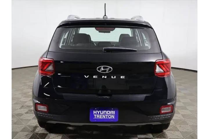 $16169 : Hyundai VENUE 2023 SEL 4dr C image 10
