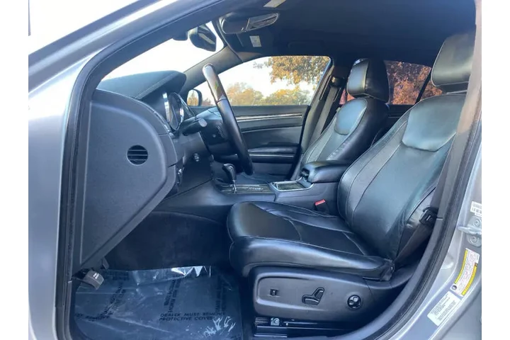 $10995 : 2011 300 C image 10