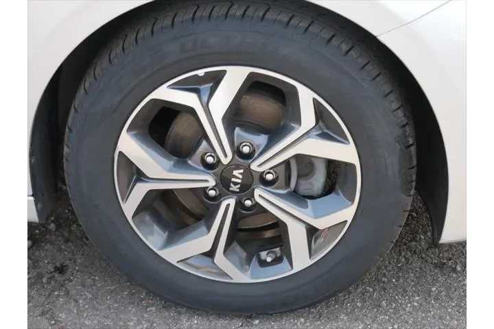 $12496 : Kia Forte 2020 FE 4dr Sedan image 7