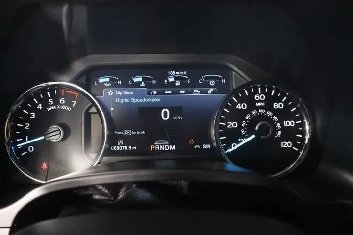 $36046 : Ford F-150 2019 4x4 XLT 4dr image 4