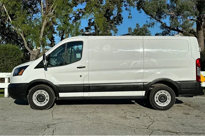 $22939 : Ford Transit 2019 150 3dr SW image 8