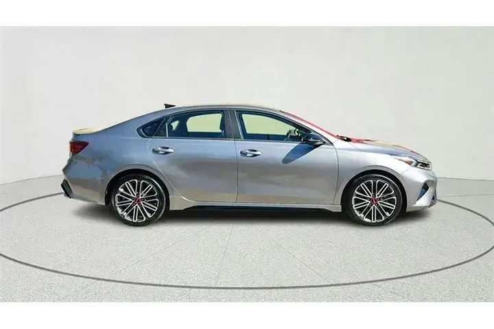 $23678 : Kia Forte 2024 GT 4dr Sedan image 2