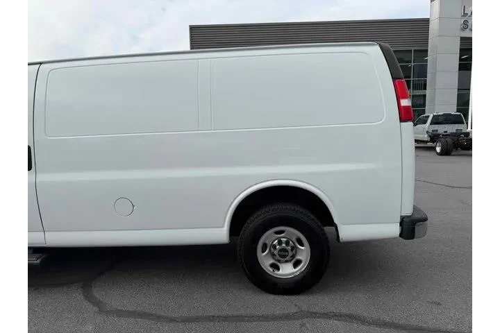 $24874 : GMC Savana 2023 2500 3dr Car image 4
