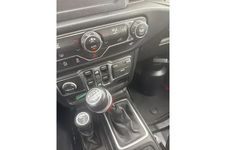 $17347 : Jeep Wrangler Unlimited 2019 image 5