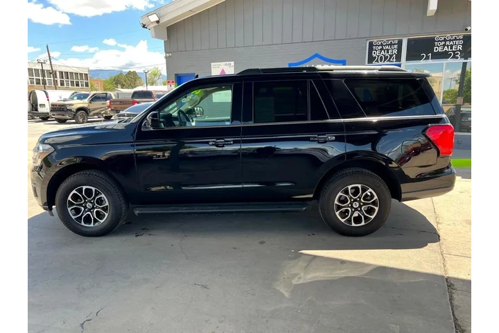 2024 Expedition XLT 4WD image 8