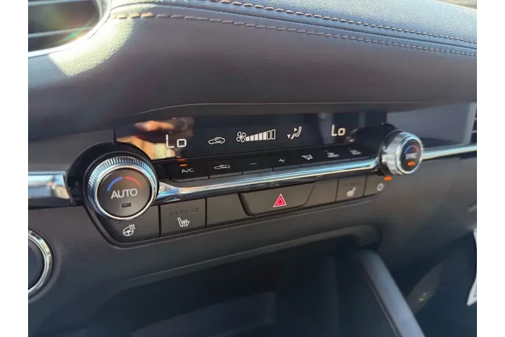 $33136 : Mazda Mazda3 Hatchback 2025 image 7