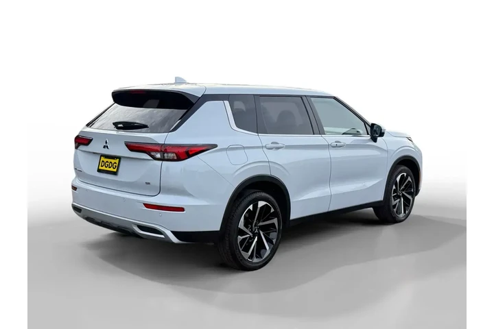 $24771 : Mitsubishi Outlander 2024 SE image 5