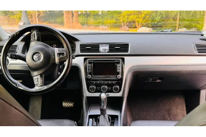 $3600 : 2012 Passat SE image 8