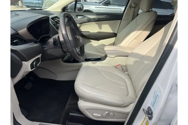 $14999 : Lincoln MKC 2018 Premiere 4d image 9