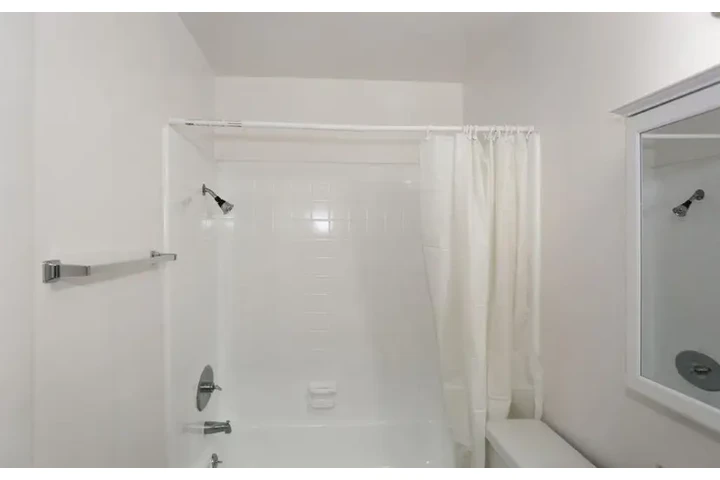 $1650 : Los Angeles image 7