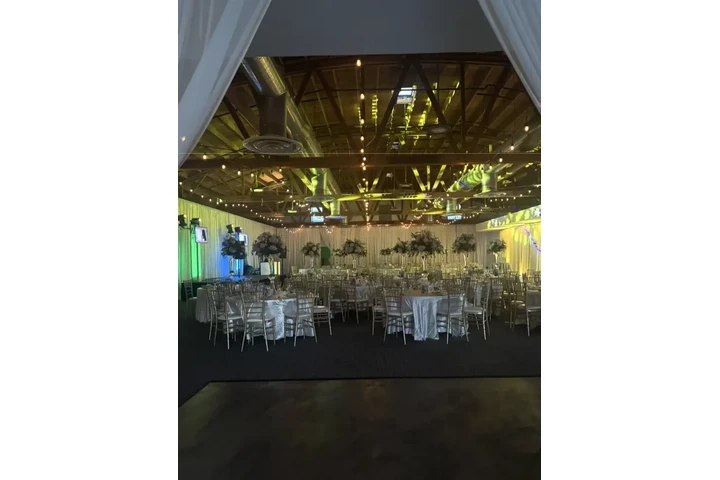 KARIZMA EVENTS- SALÓN CATALINA image 3